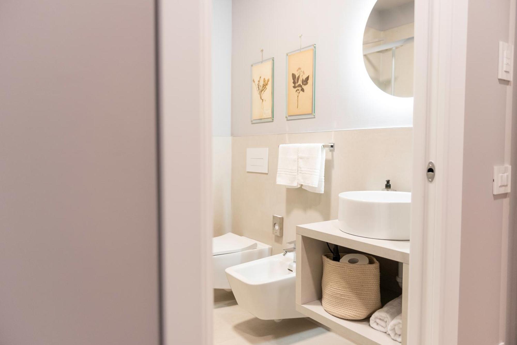Regina Boutique Suites Trieste Ngoại thất bức ảnh