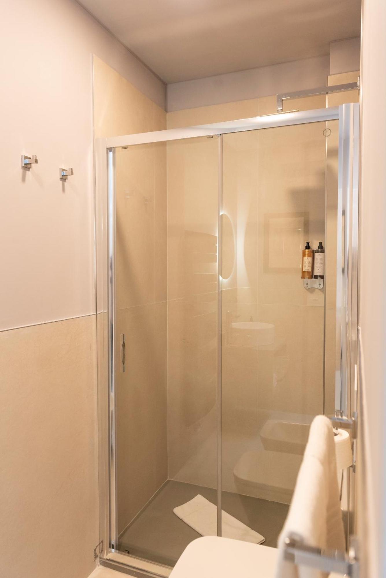 Regina Boutique Suites Trieste Ngoại thất bức ảnh