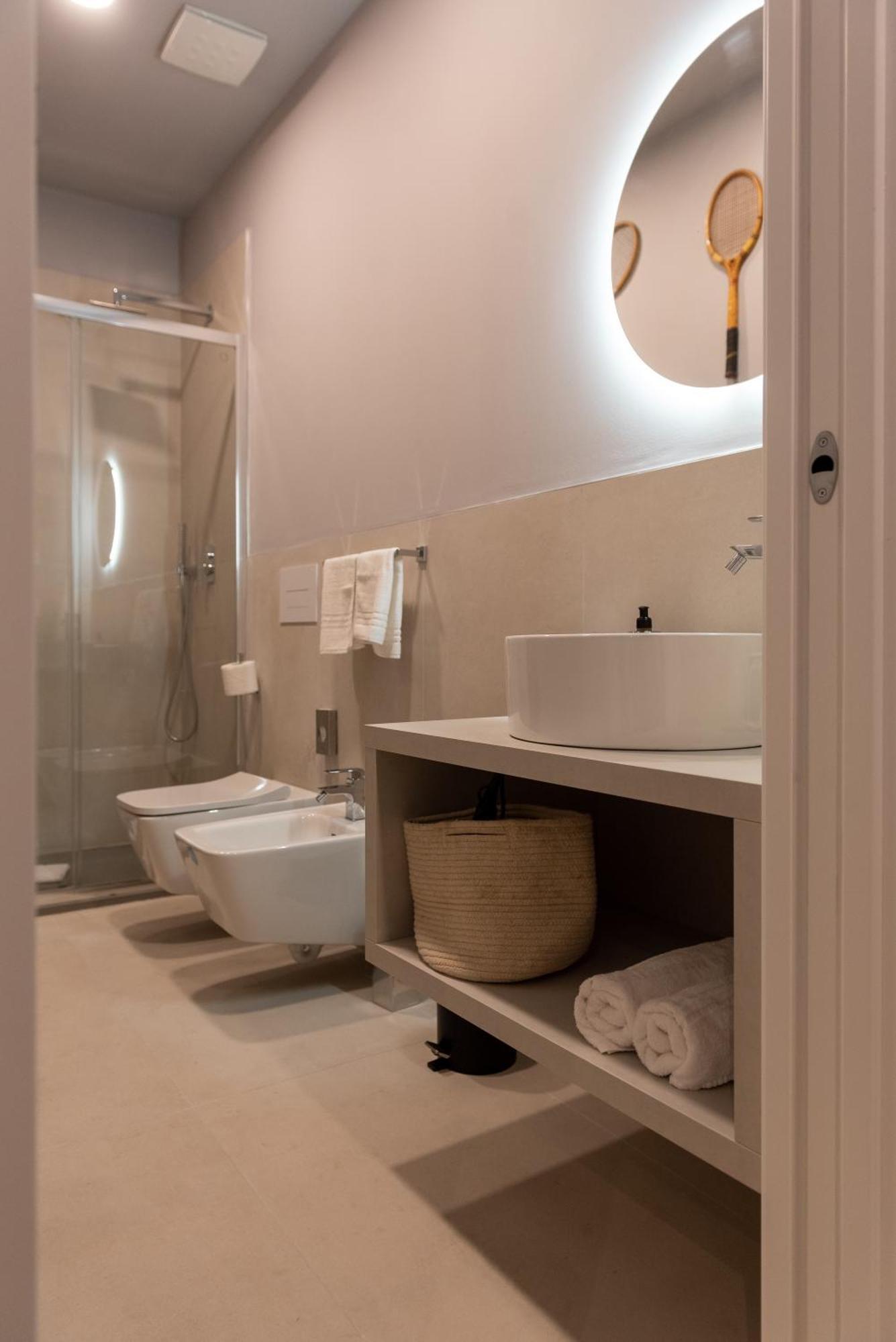 Regina Boutique Suites Trieste Ngoại thất bức ảnh
